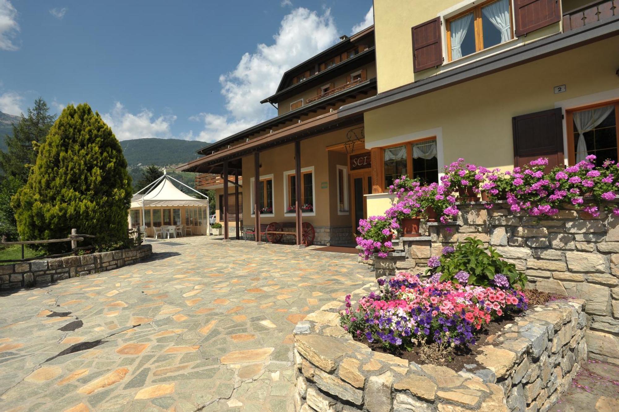 Sci Sport rooms&suites Bormio Exterior foto